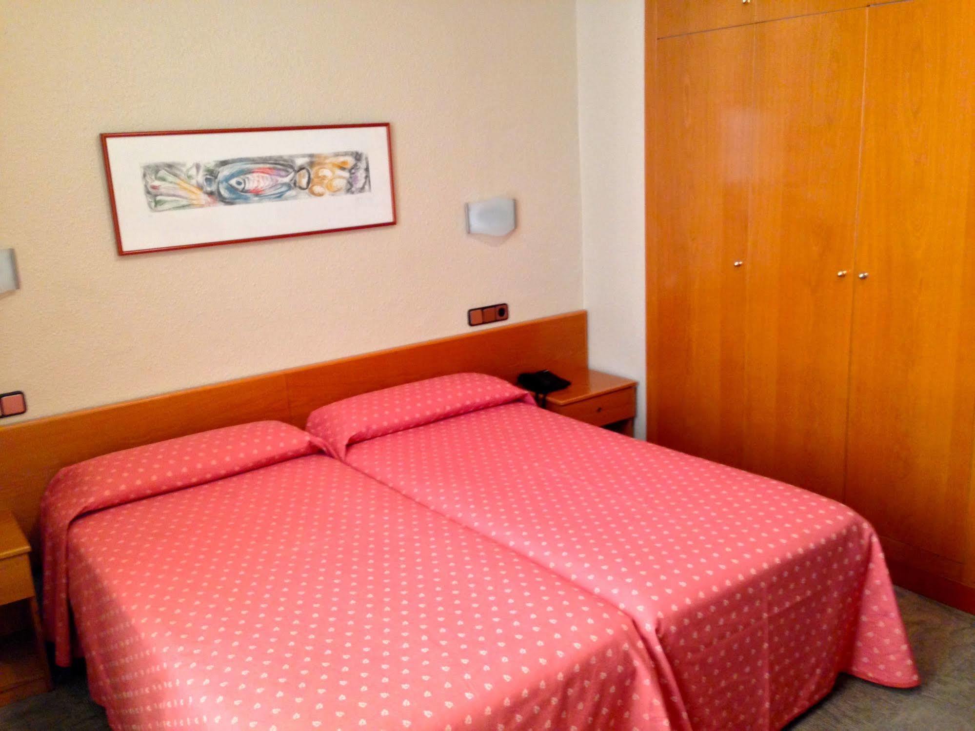 Pelayo Deluxe Apartments บาร์เซโลนา ภายนอก รูปภาพ